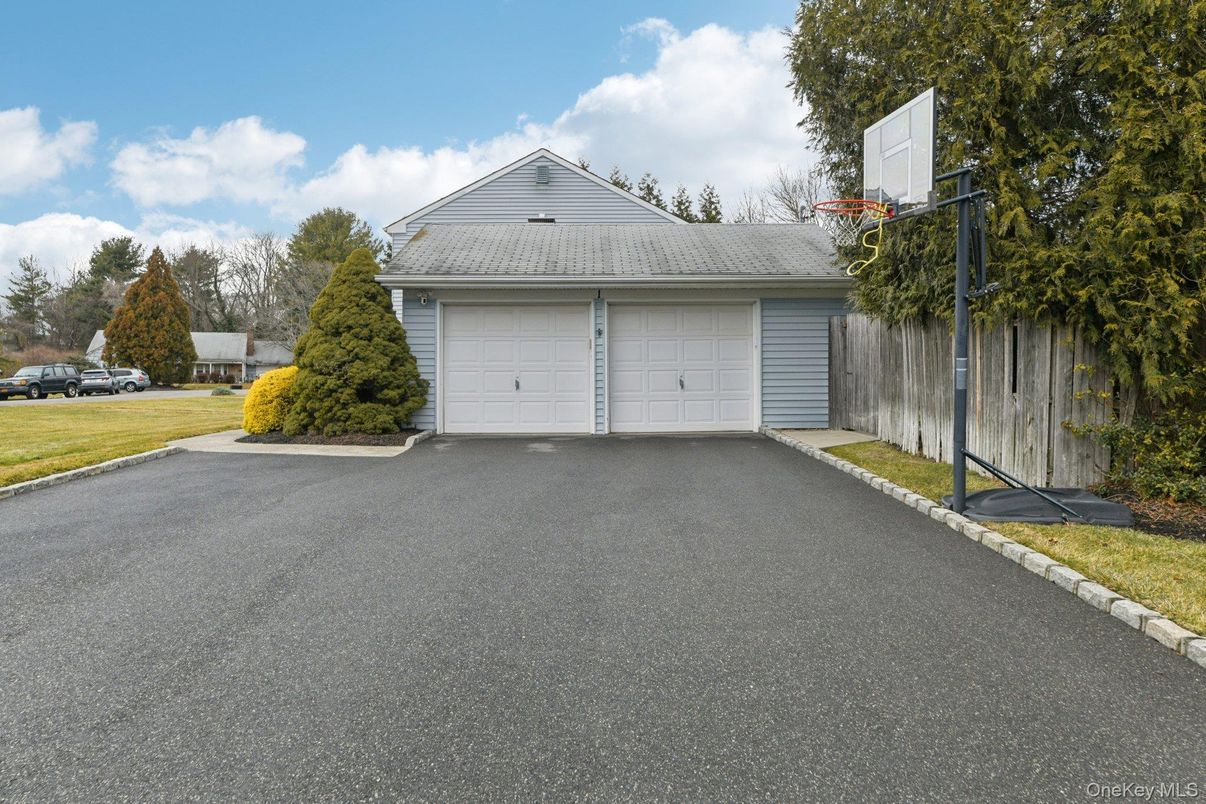 Detached Garage, Exterior