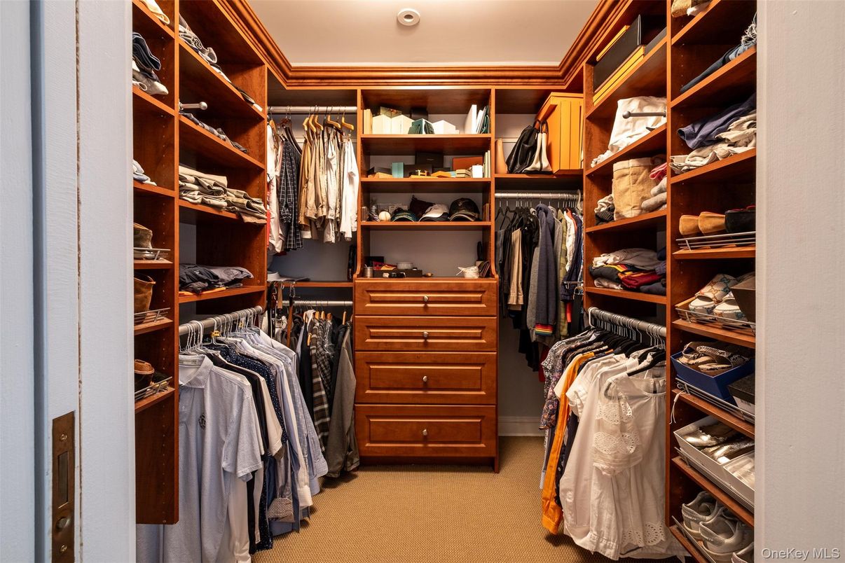 Interior, Walk-in Closets