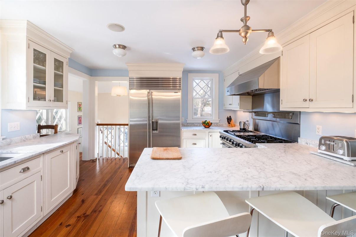 Interior, Kitchen, Pendant Lights, Stainless Steel Appliances, Wood Texture Flooring