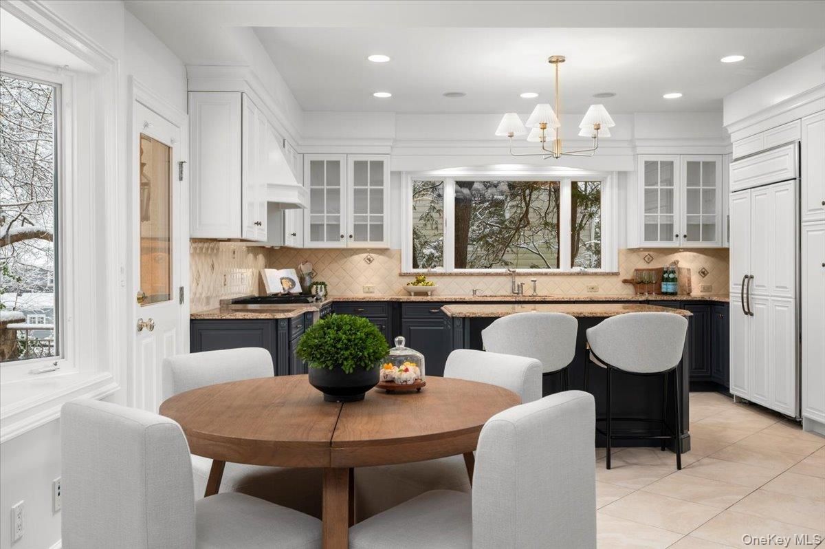 Chandelier, Dining room, Interior, Kitchen, Recessed Lighting