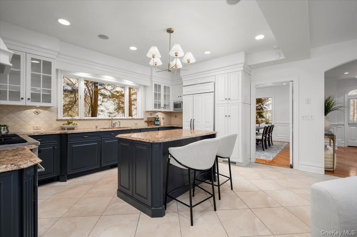 Chandelier, Dining room, Interior, Kitchen, Recessed Lighting, Wood Texture Flooring