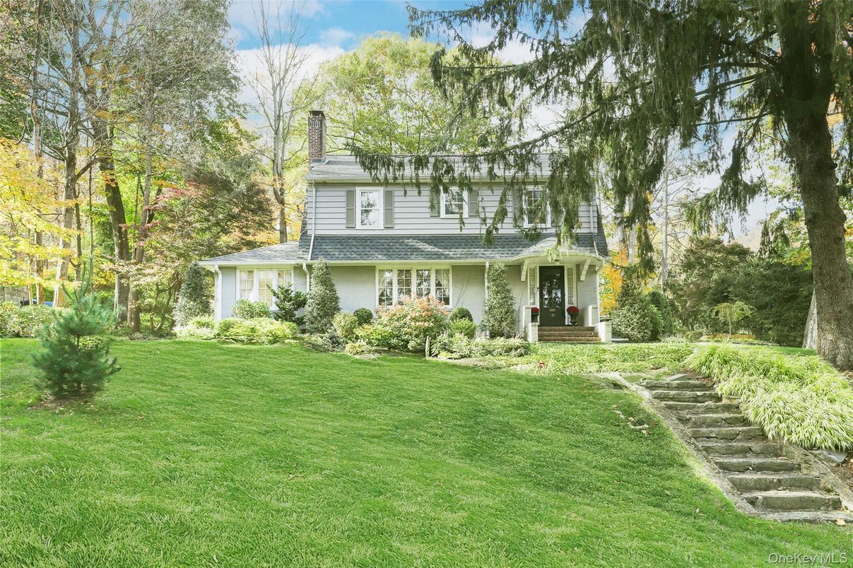 Backyard, Exterior, Facade, Queen Anne Victorian