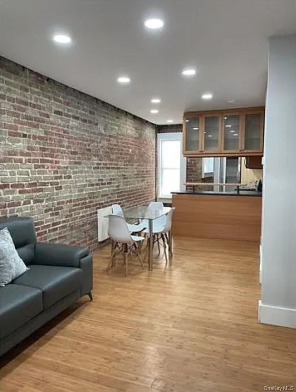 DE Listing image placeholder