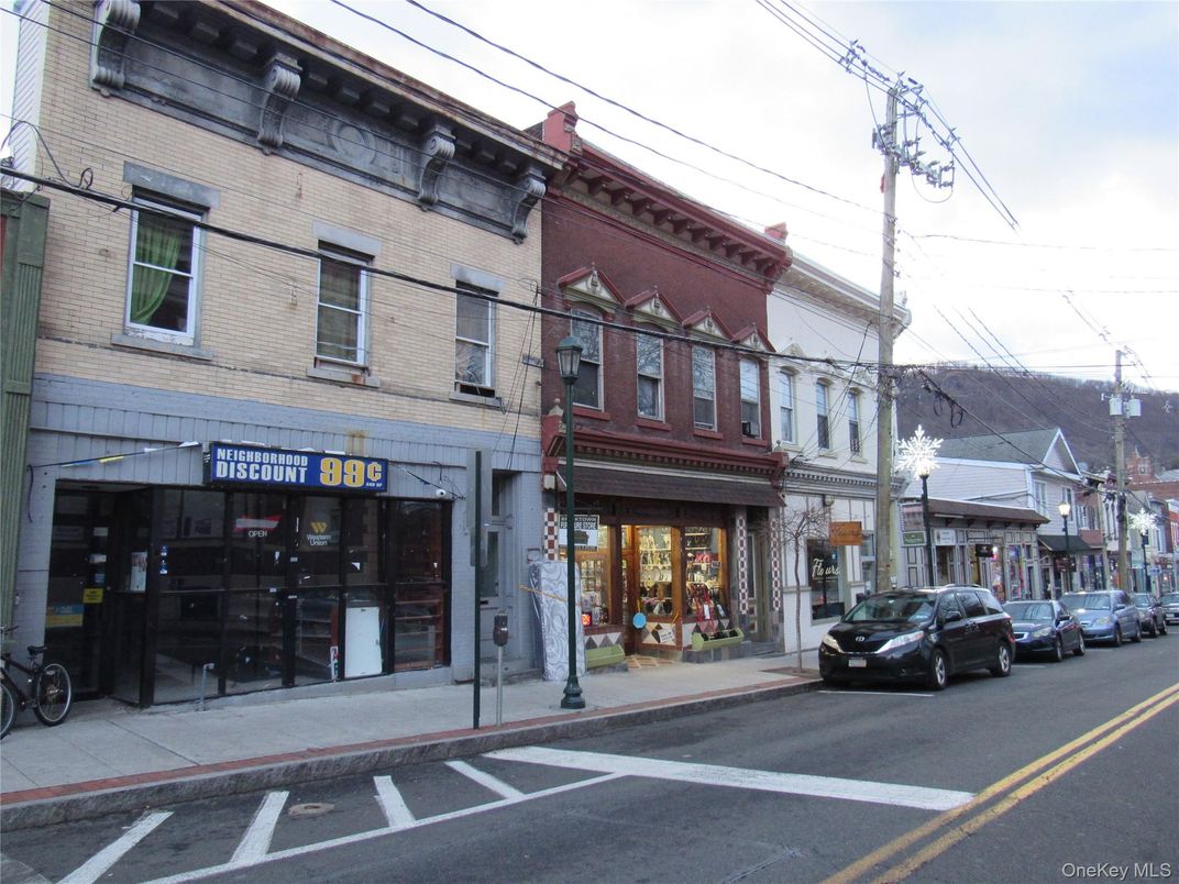 Exterior, Facade, Chicago School