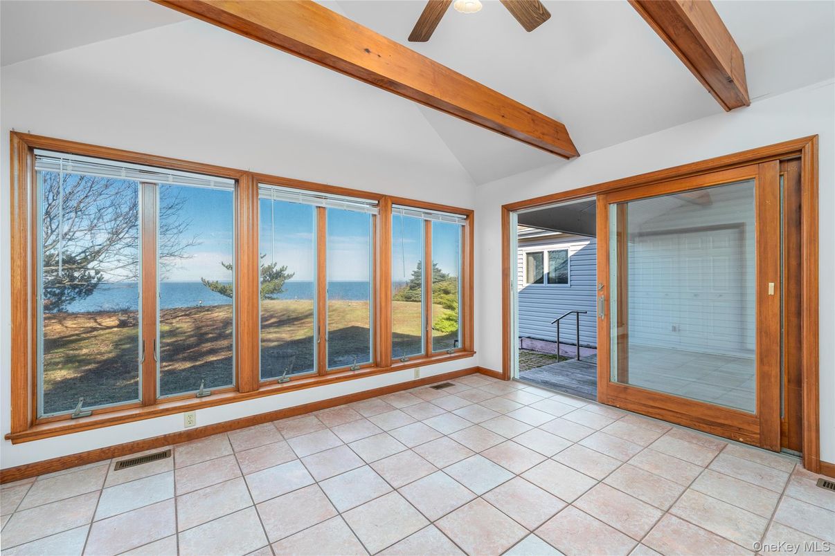 Empty room, Interior, Water, Wooden Beams