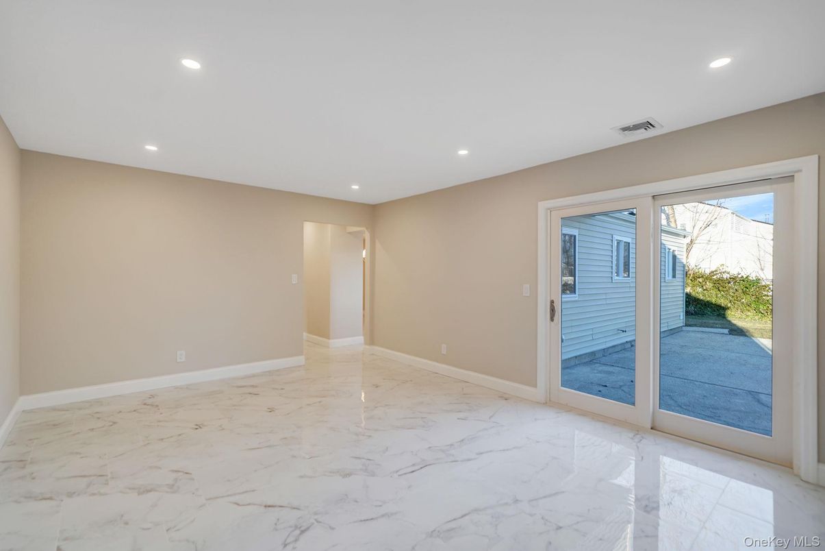 Empty room, Interior, Marble, Recessed Lighting