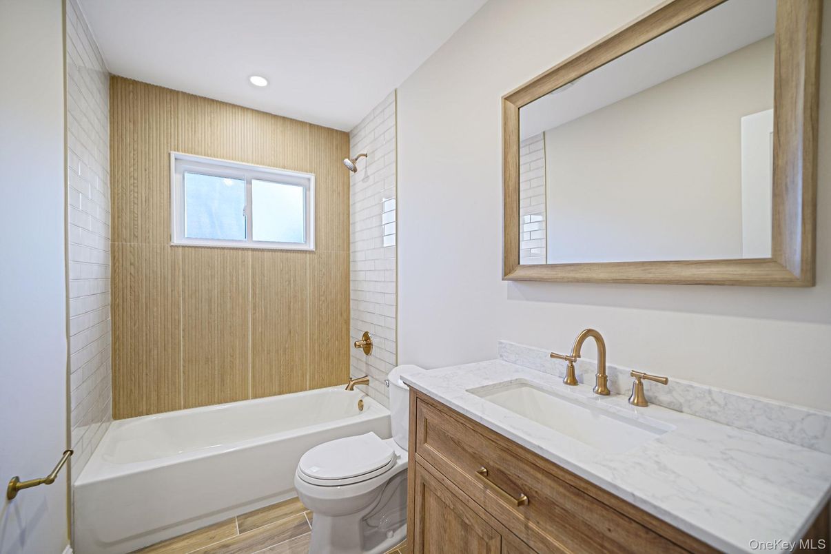 Bathroom, Interior, Recessed Lighting, Wood Texture Flooring