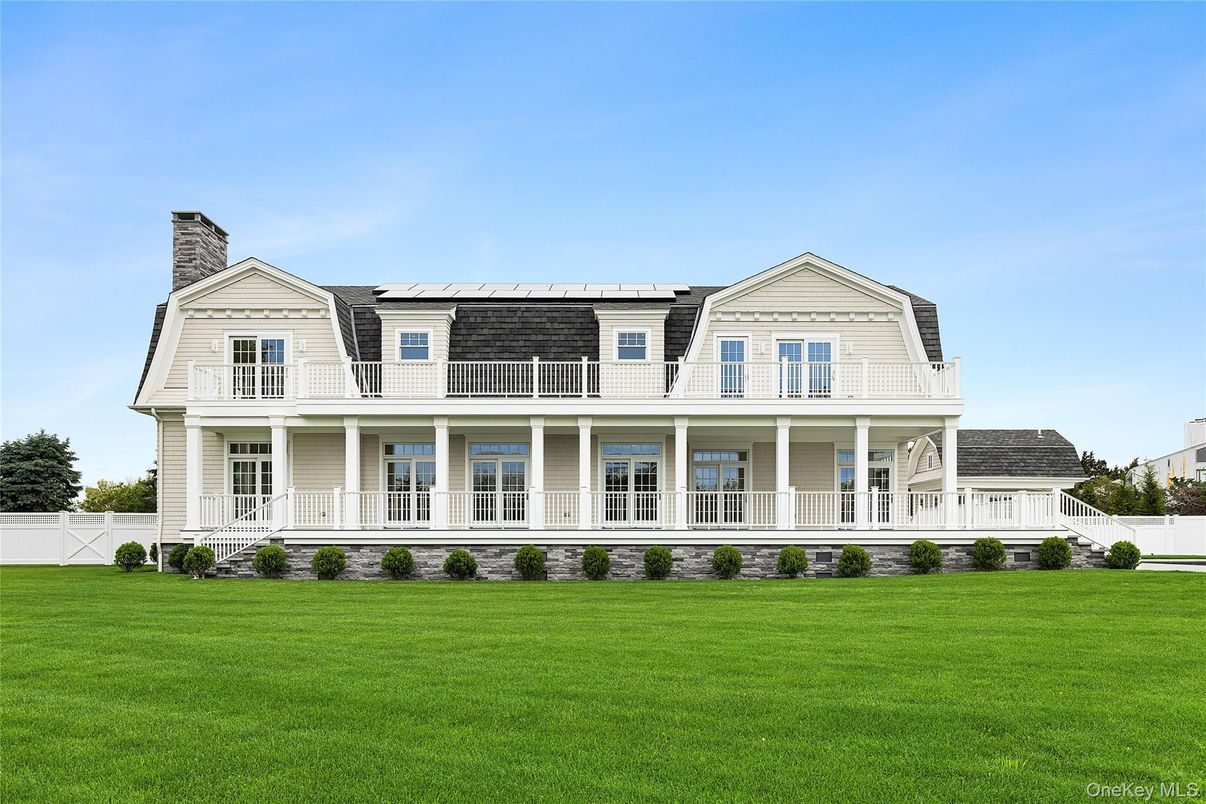 Exterior, Facade, Solar Panels, Farmhouse