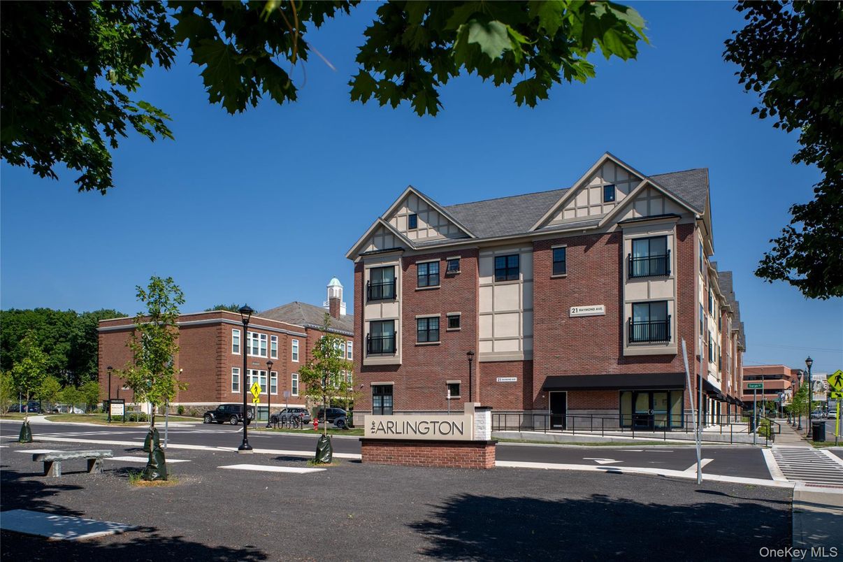 Exterior, Facade, Brick Facade, Queen Anne Victorian