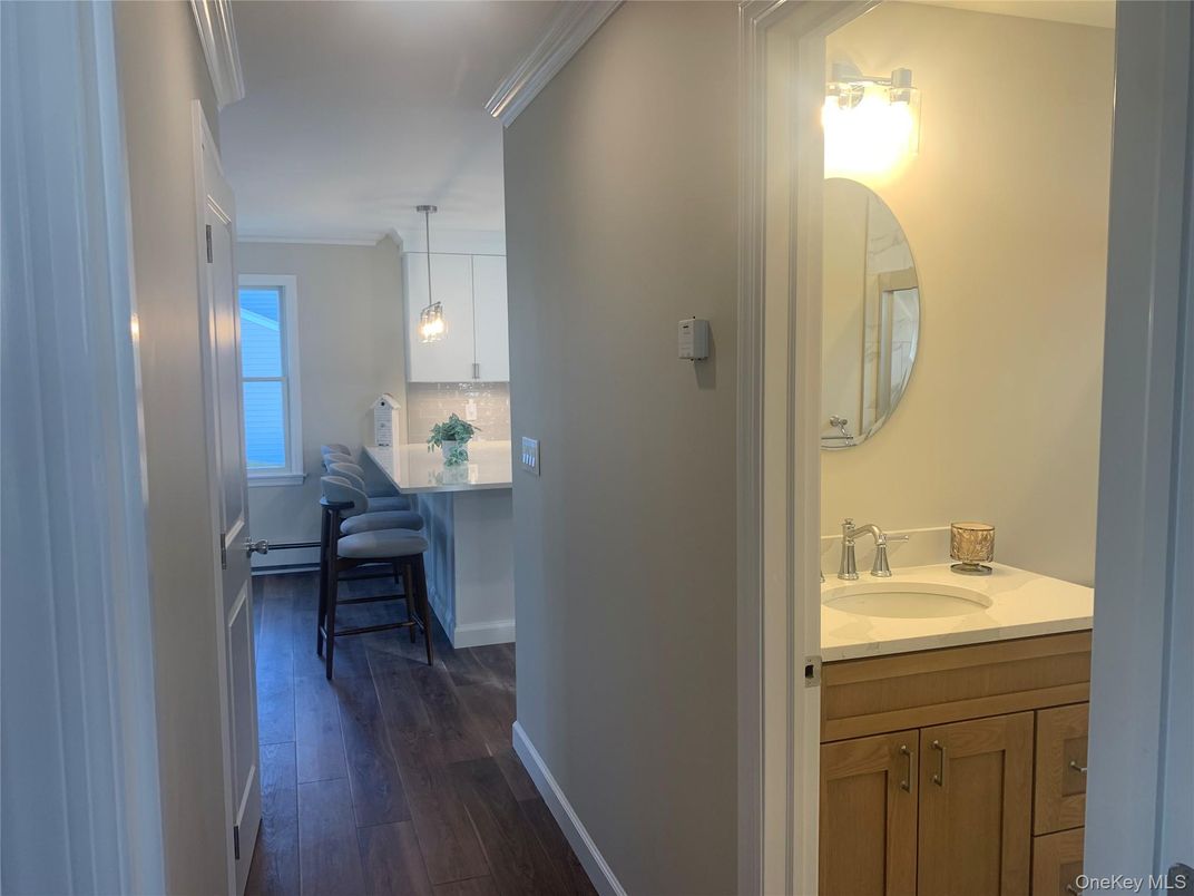Bathroom, Interior, Pendant Lights, Wood Texture Flooring
