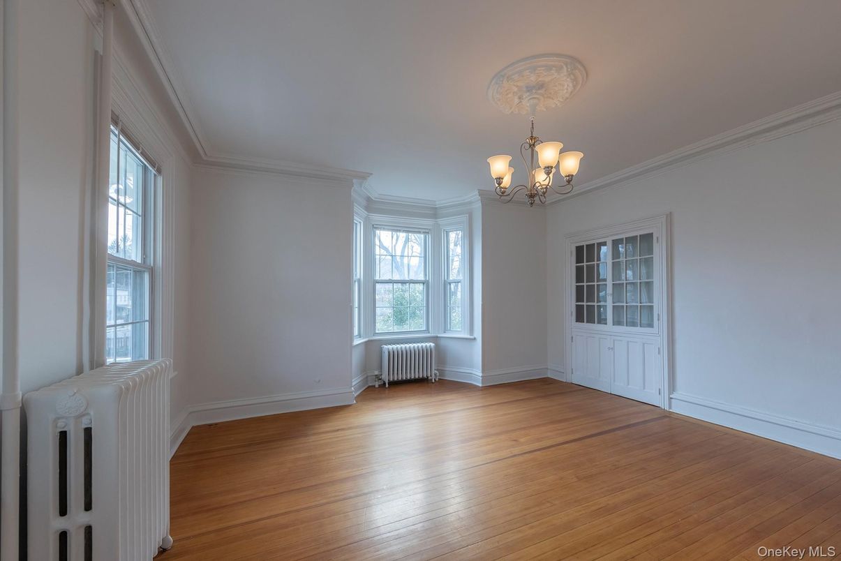 Chandelier, Empty room, Interior, Wood Texture Flooring