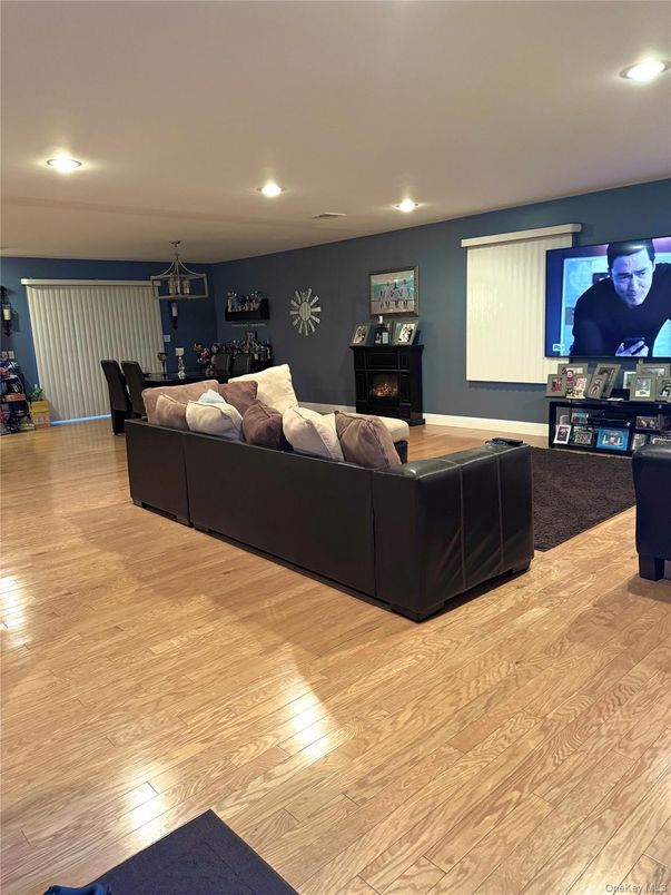 Fireplace, Interior, Living room, Pendant Lights, Recessed Lighting, Wood Texture Flooring