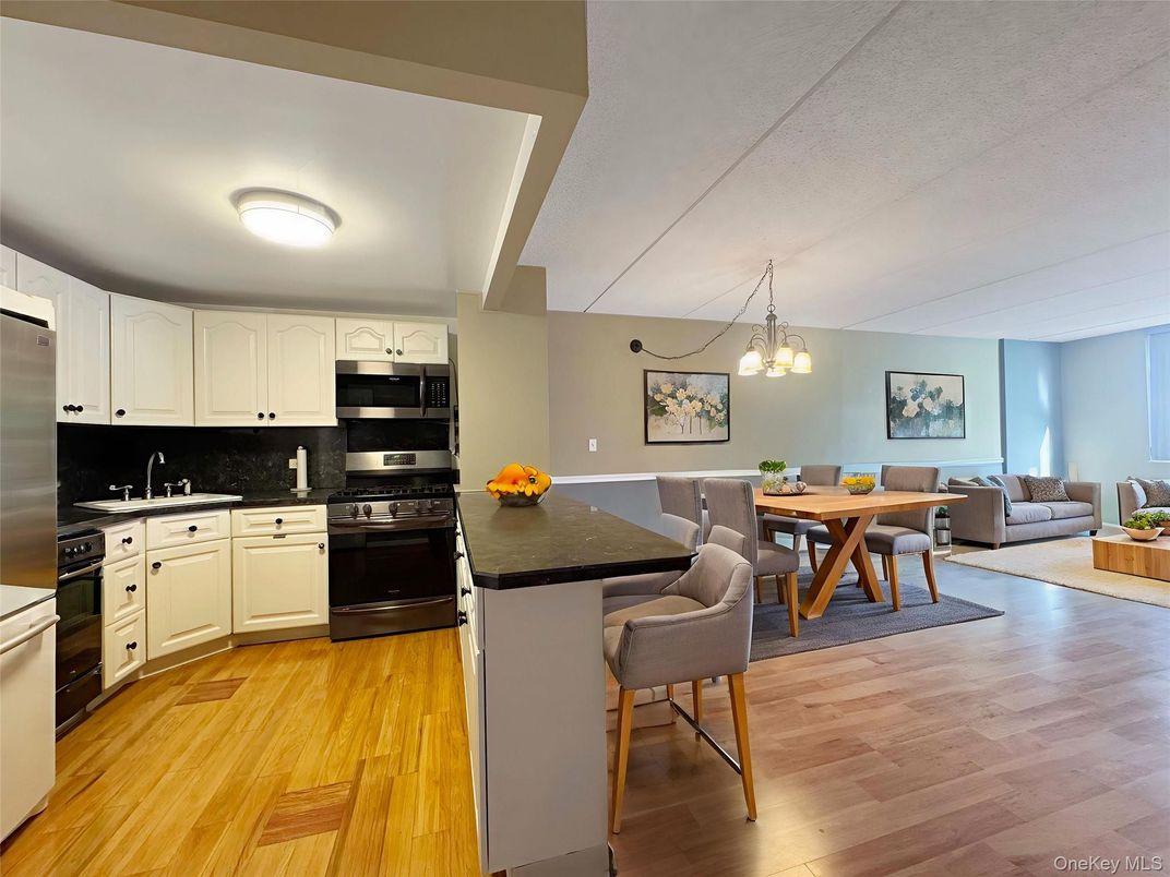 Dining room, Interior, Kitchen, Living room, Pendant Lights, Stainless Steel Appliances, Wood Texture Flooring