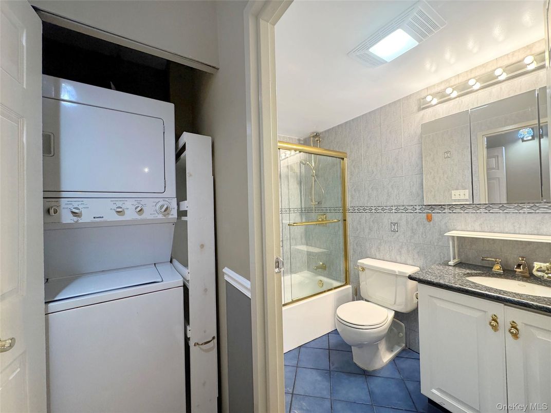 Bathroom, Glass Shower, Interior, Washer