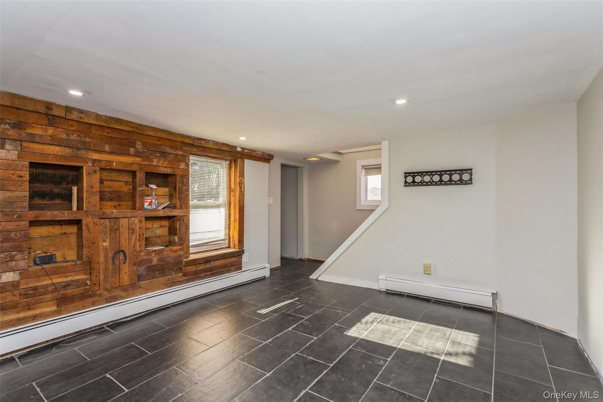 Empty room, Interior, Recessed Lighting, Wooden Walls