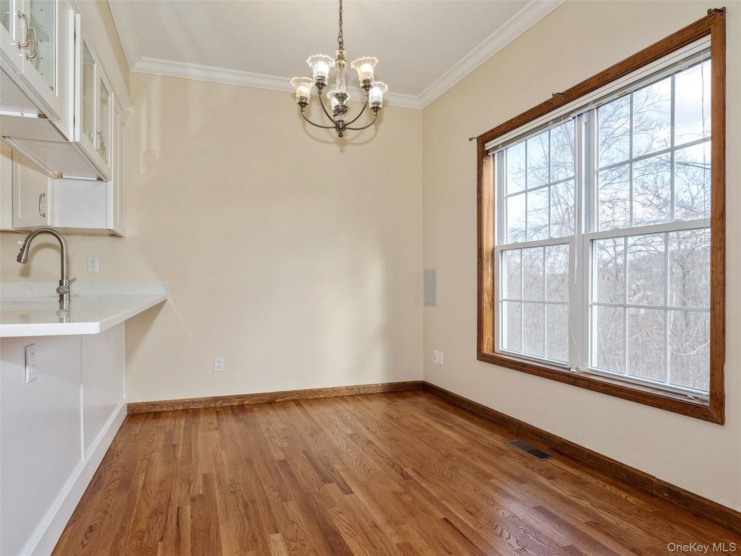 Chandelier, Empty room, Interior, Wood Texture Flooring