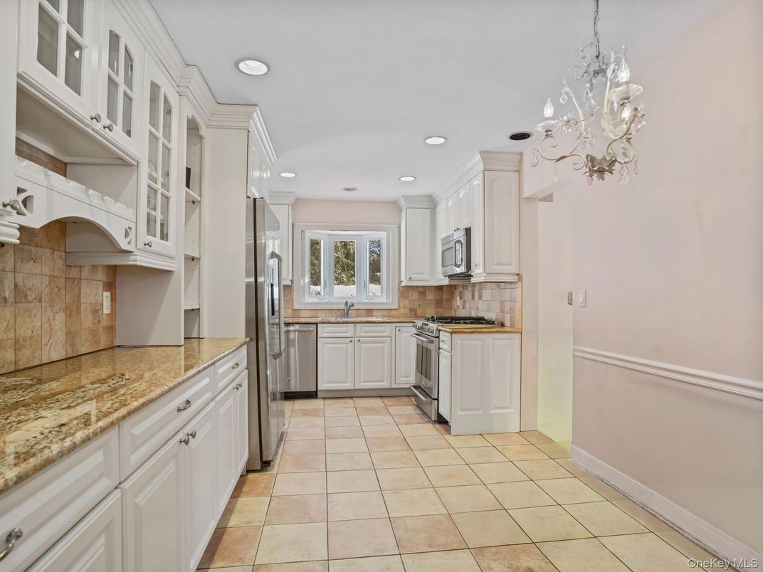 Chandelier, Interior, Kitchen, Recessed Lighting, Stainless Steel Appliances