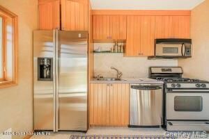 Interior, Kitchen, Stainless Steel Appliances