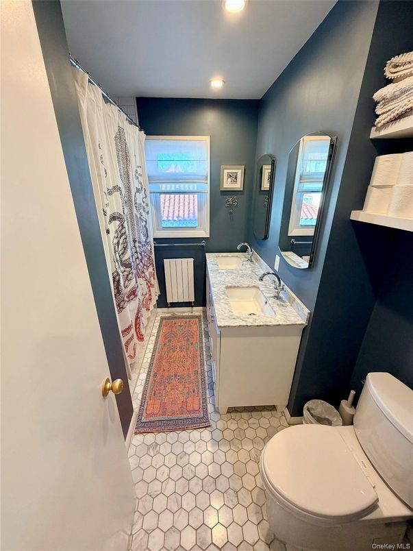 Bathroom, Interior, Recessed Lighting