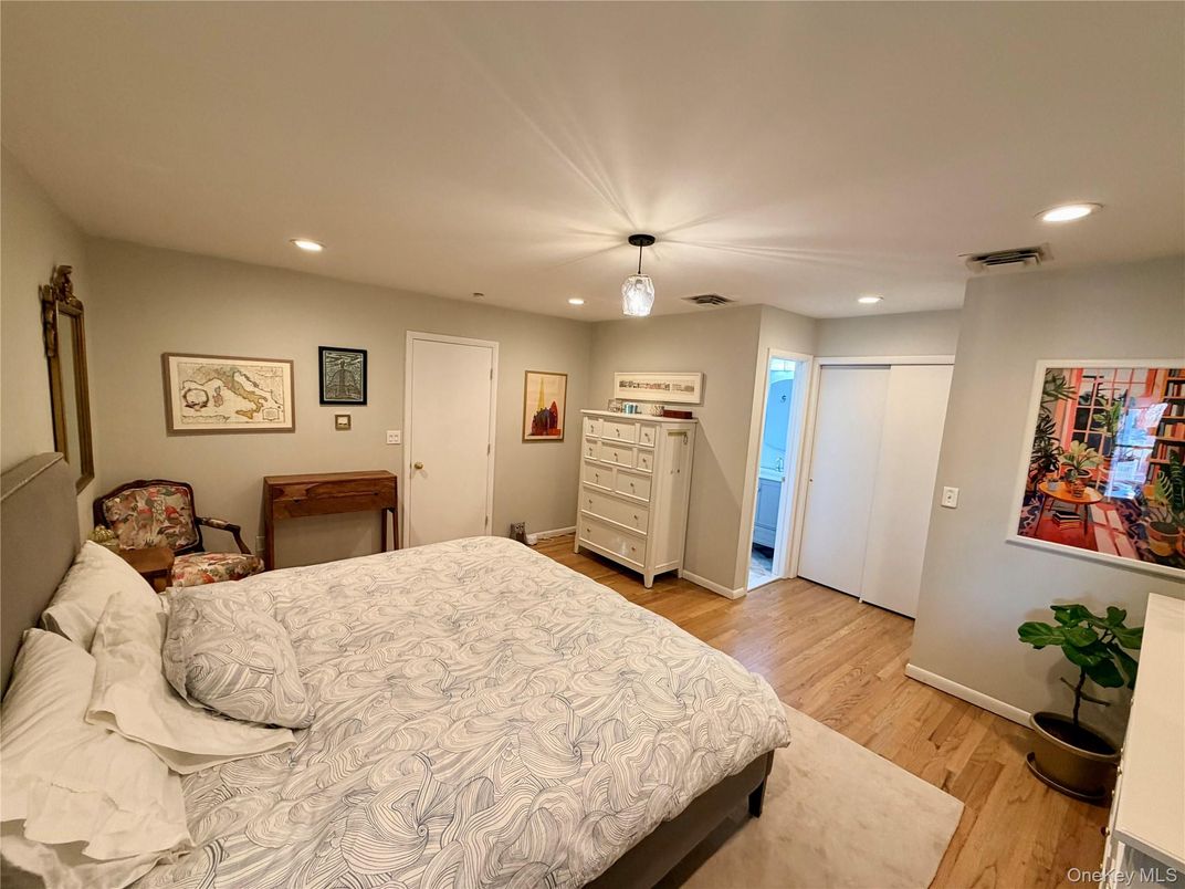 Bedroom, Interior, Pendant Lights, Recessed Lighting, Wood Texture Flooring