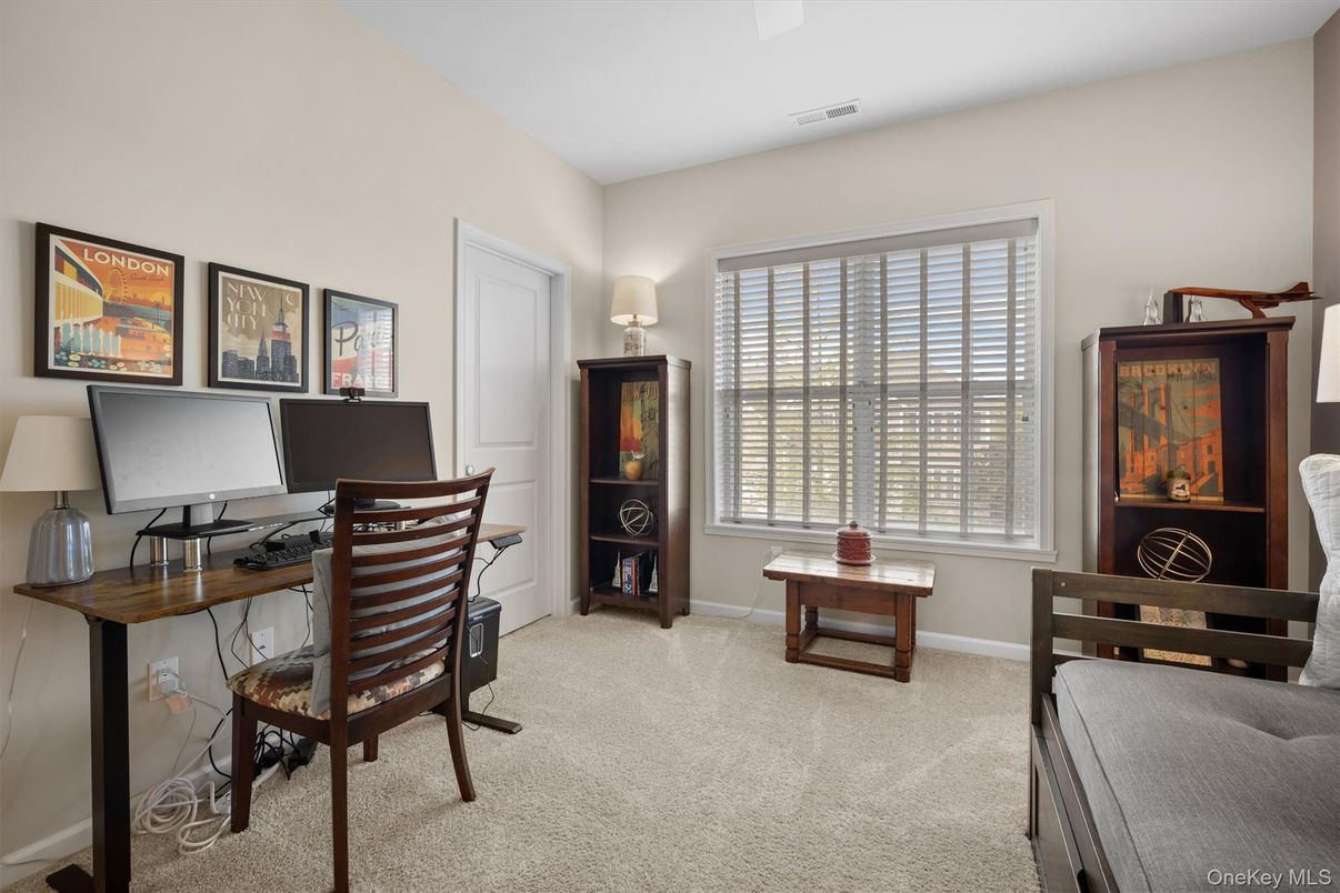 Home Office, Interior