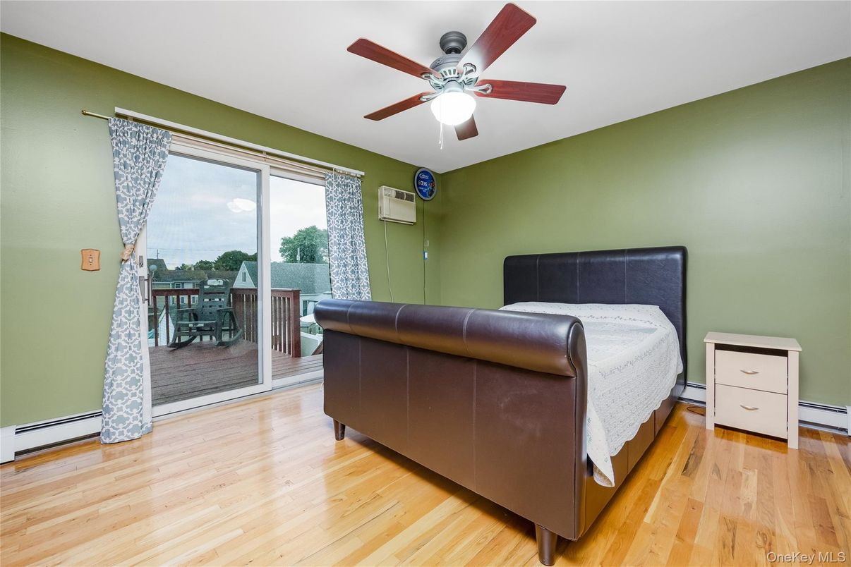 Bedroom, Interior, Water, Wood Texture Flooring