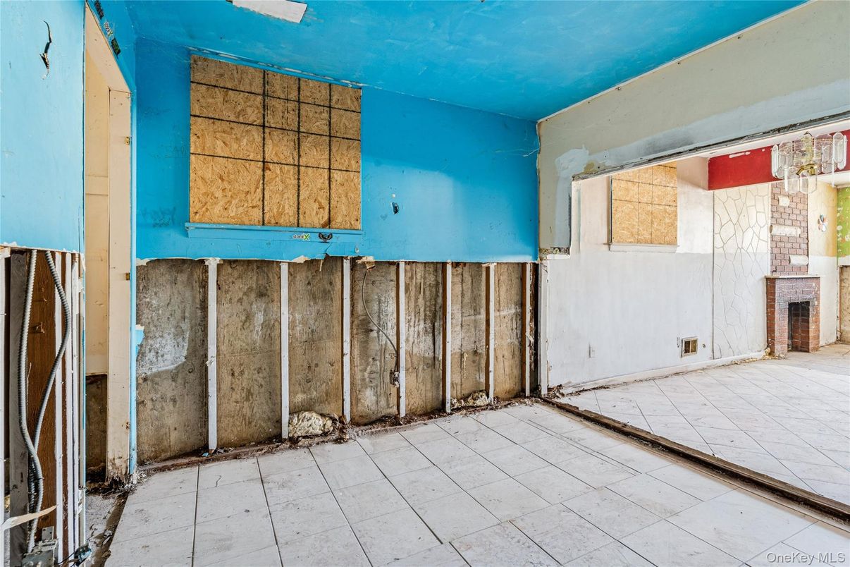 Empty room, Fireplace, Interior