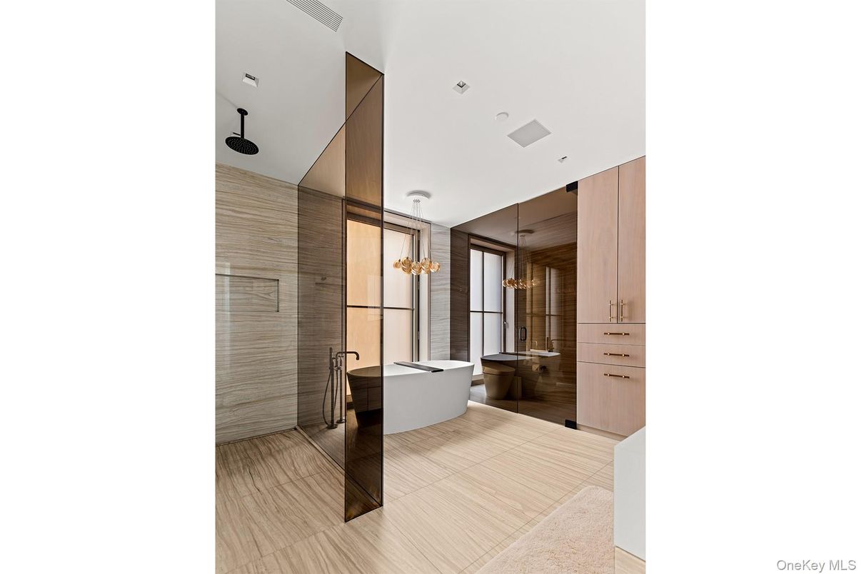 Bathroom, Free Standing Baths, Glass Shower, Interior, Pendant Lights, Recessed Lighting