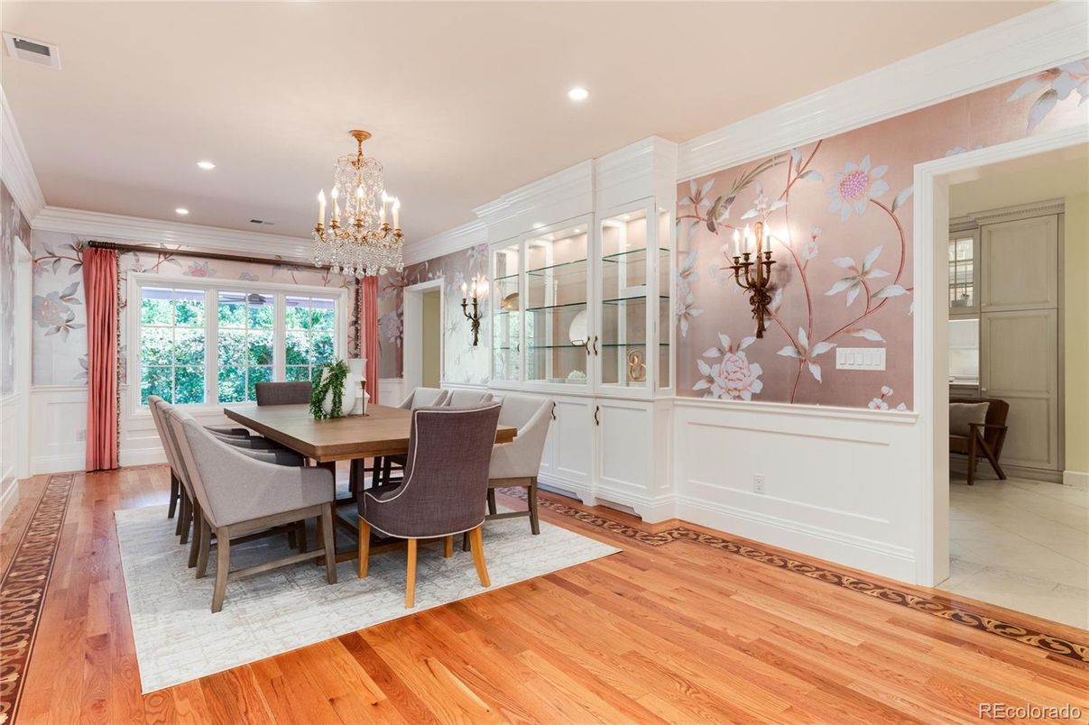 Chandelier, Dining room, Interior, Recessed Lighting, Wood Texture Flooring