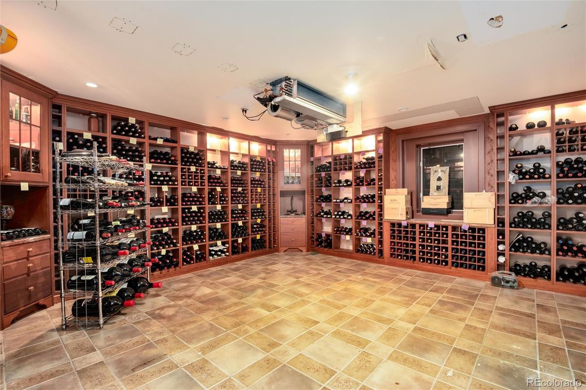 Interior, Recessed Lighting, Wine Storage