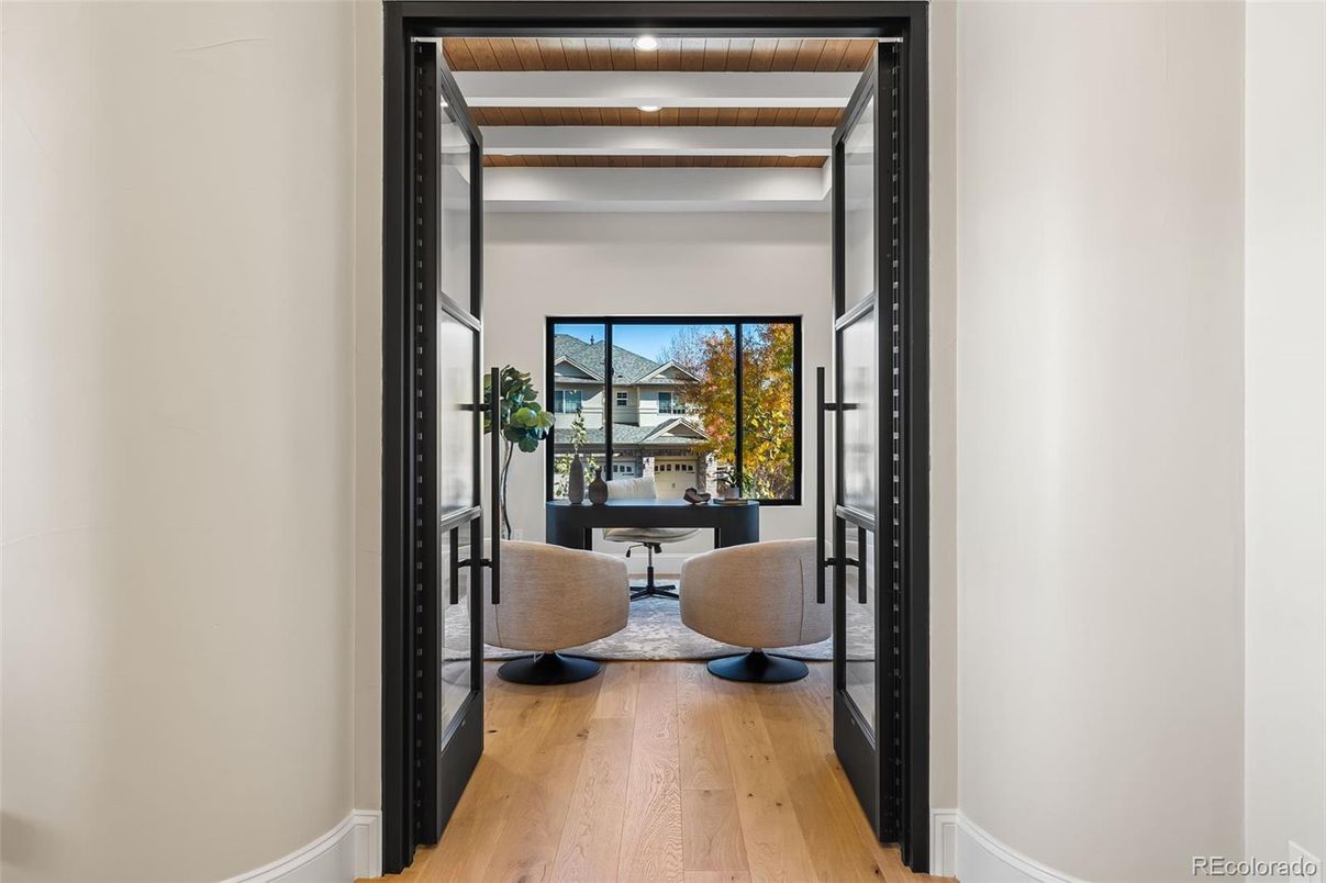 Interior, Recessed Lighting, Wood Texture Flooring