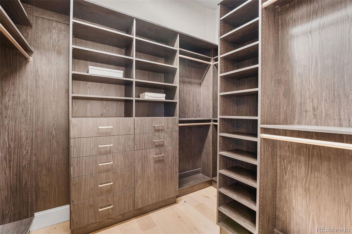 Interior, Walk-in Closets, Wood Texture Flooring