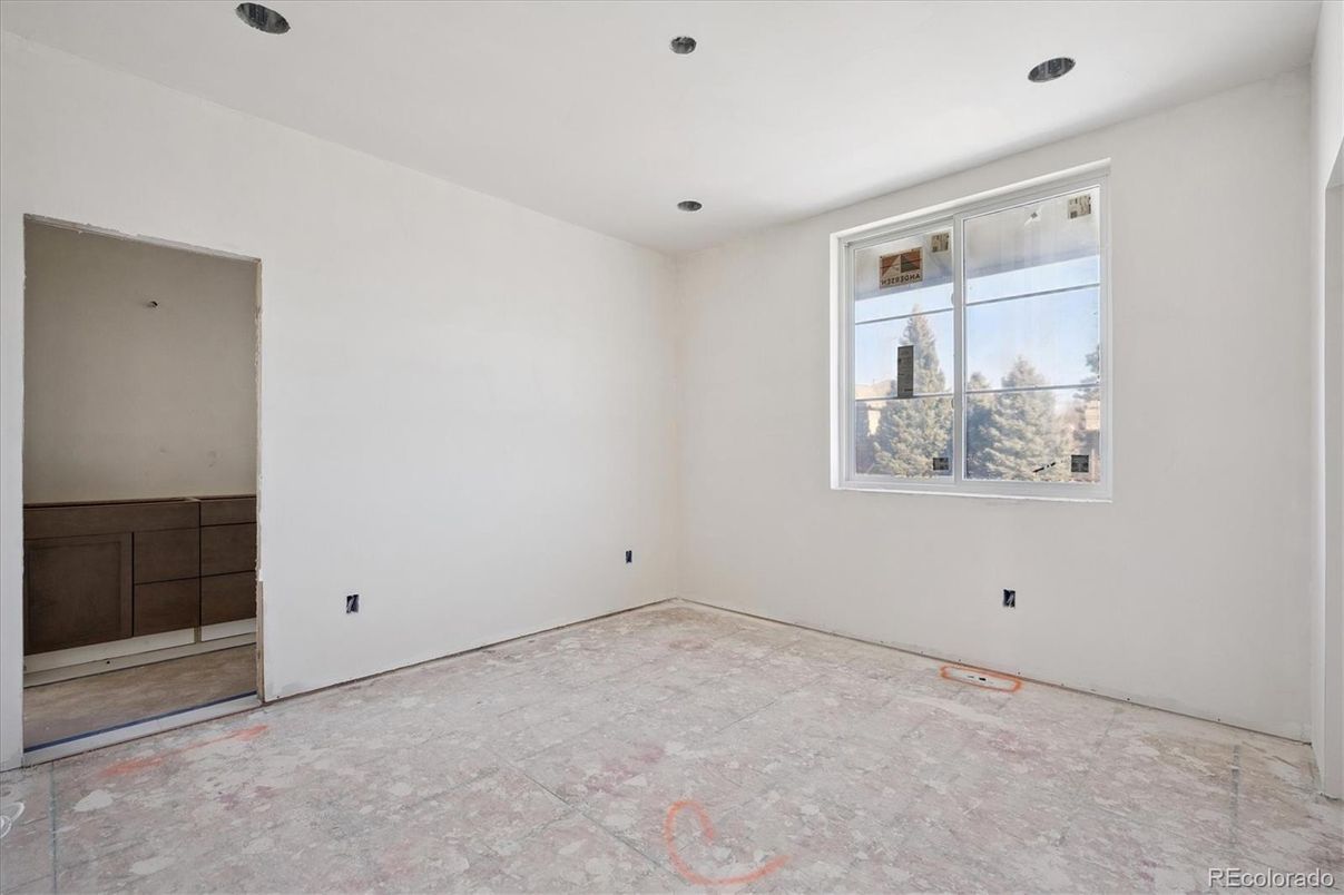 Empty room, Interior, Recessed Lighting