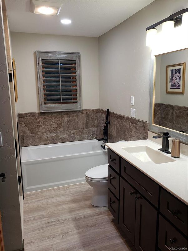 Bathroom, Interior, Recessed Lighting, Wood Texture Flooring