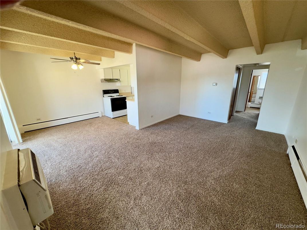 Empty room, Interior, Kitchen, Wooden Beams