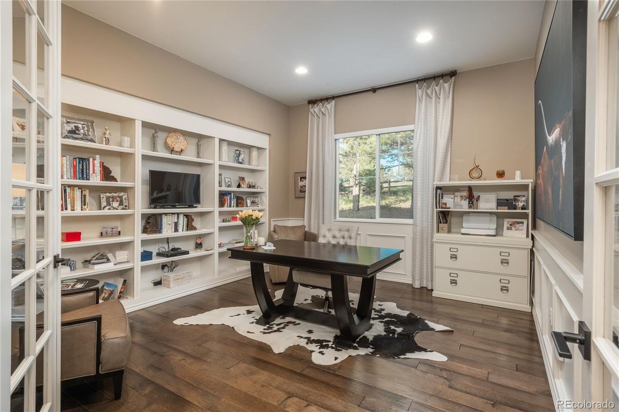 Home Office, Interior, Recessed Lighting, Wood Texture Flooring