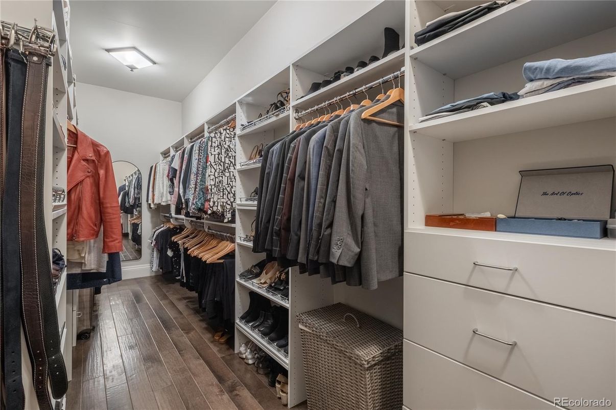 Interior, Walk-in Closets, Wood Texture Flooring