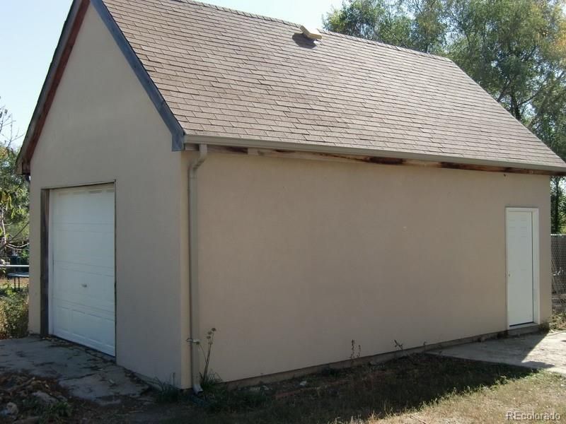 Detached Garage, Exterior