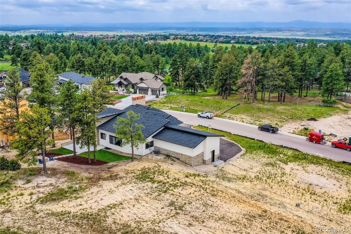 Exterior, Drone
