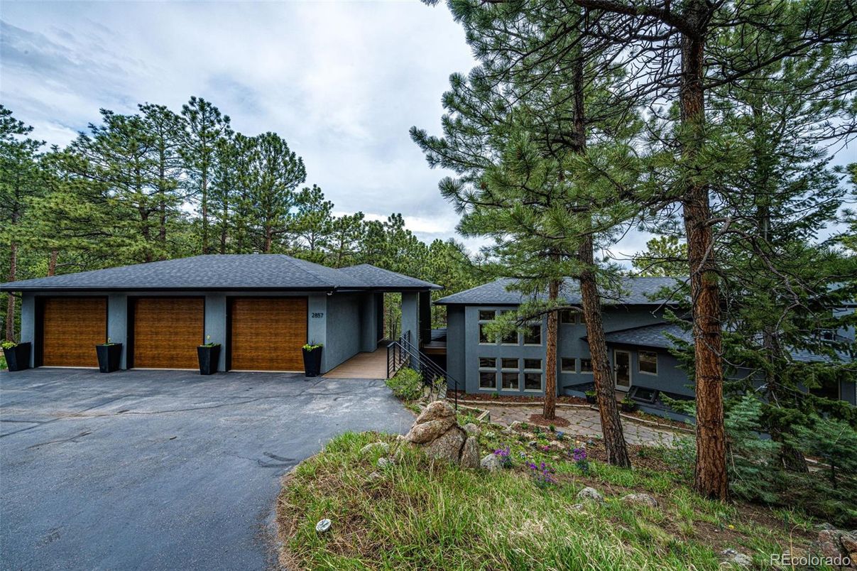 Detached Garage, Exterior