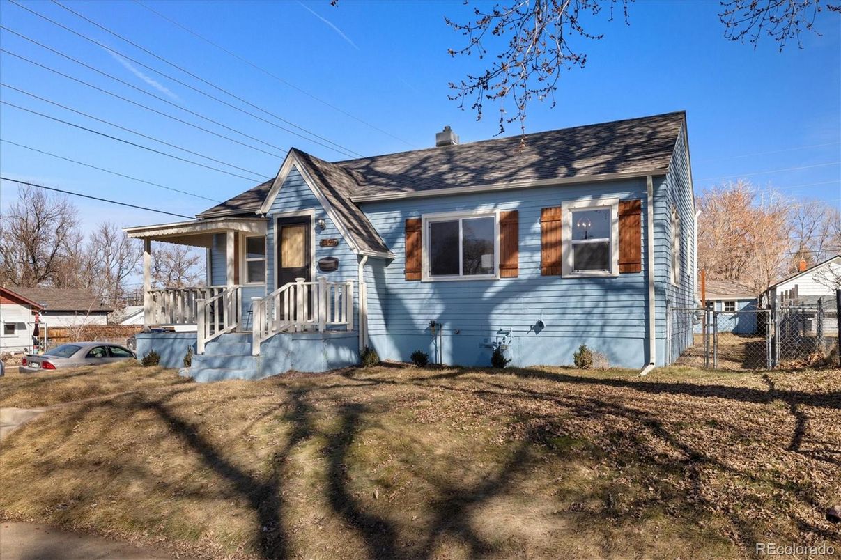 Backyard, Exterior, Facade, Cape Cod