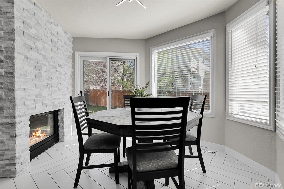 Dining room, Fireplace, Interior