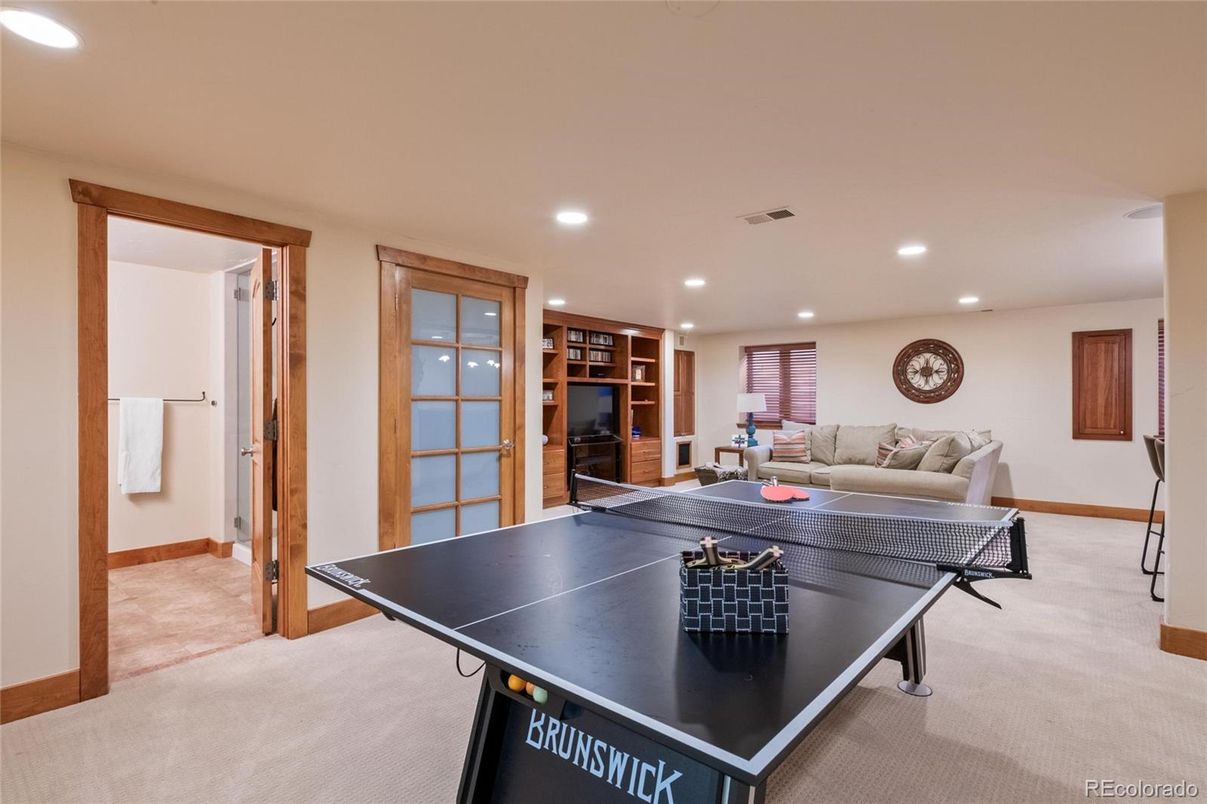 Game Room, Interior, Living room, Recessed Lighting