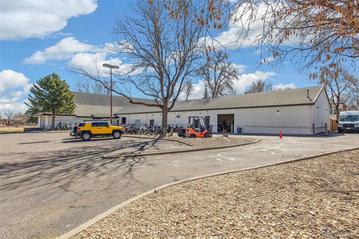 Detached Garage, Exterior