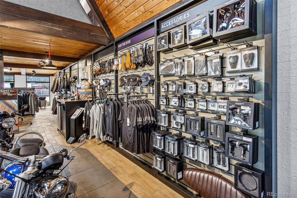 Interior, Walk-in Closets, Wooden Ceilings