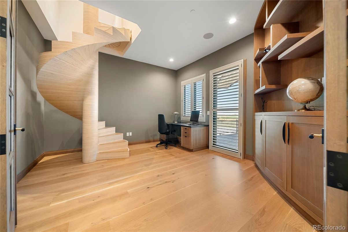 Home Office, Interior, Recessed Lighting, Wood Texture Flooring