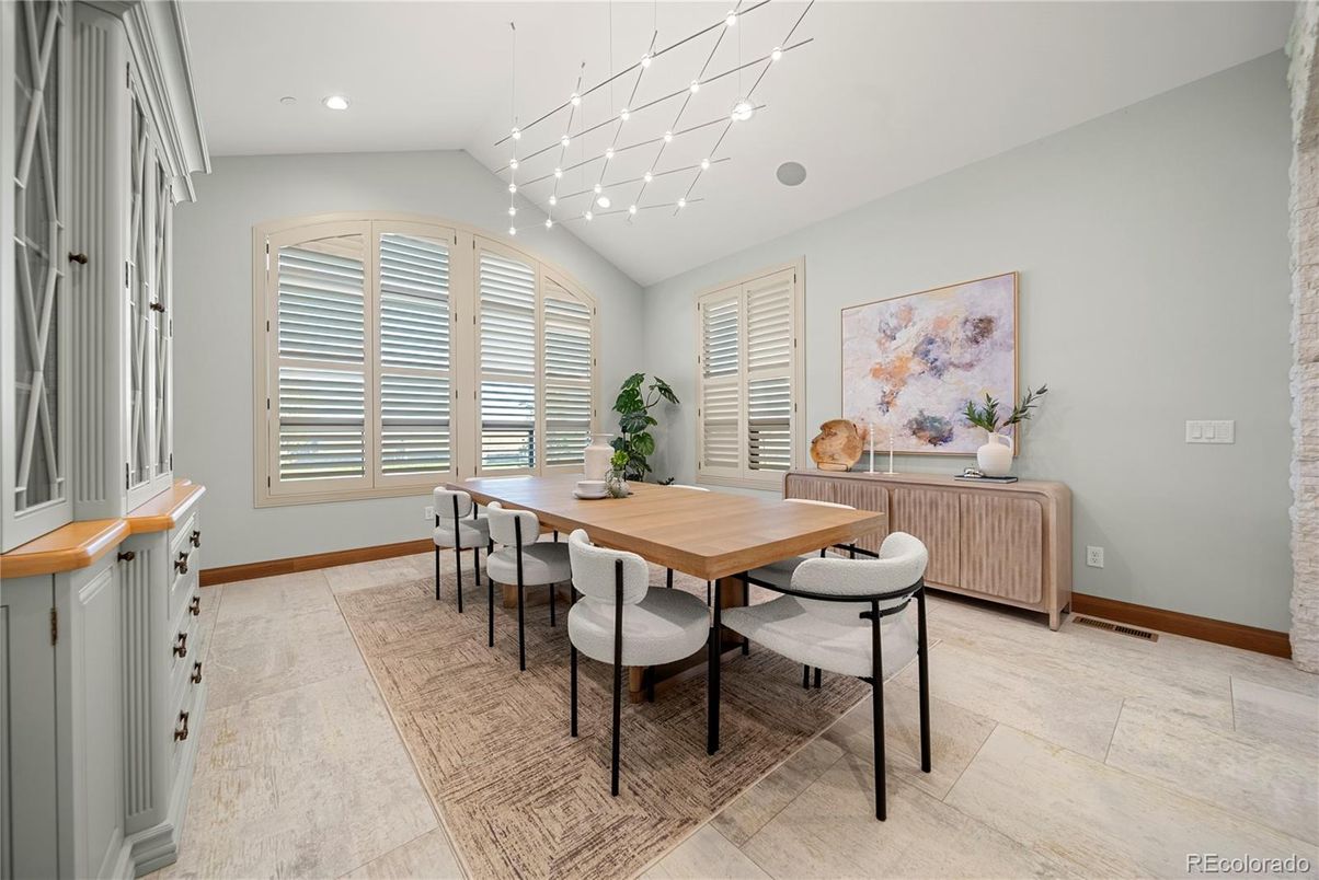 Dining room, Interior, Pendant Lights, Recessed Lighting