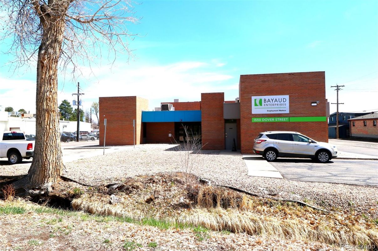 Exterior, Facade, None