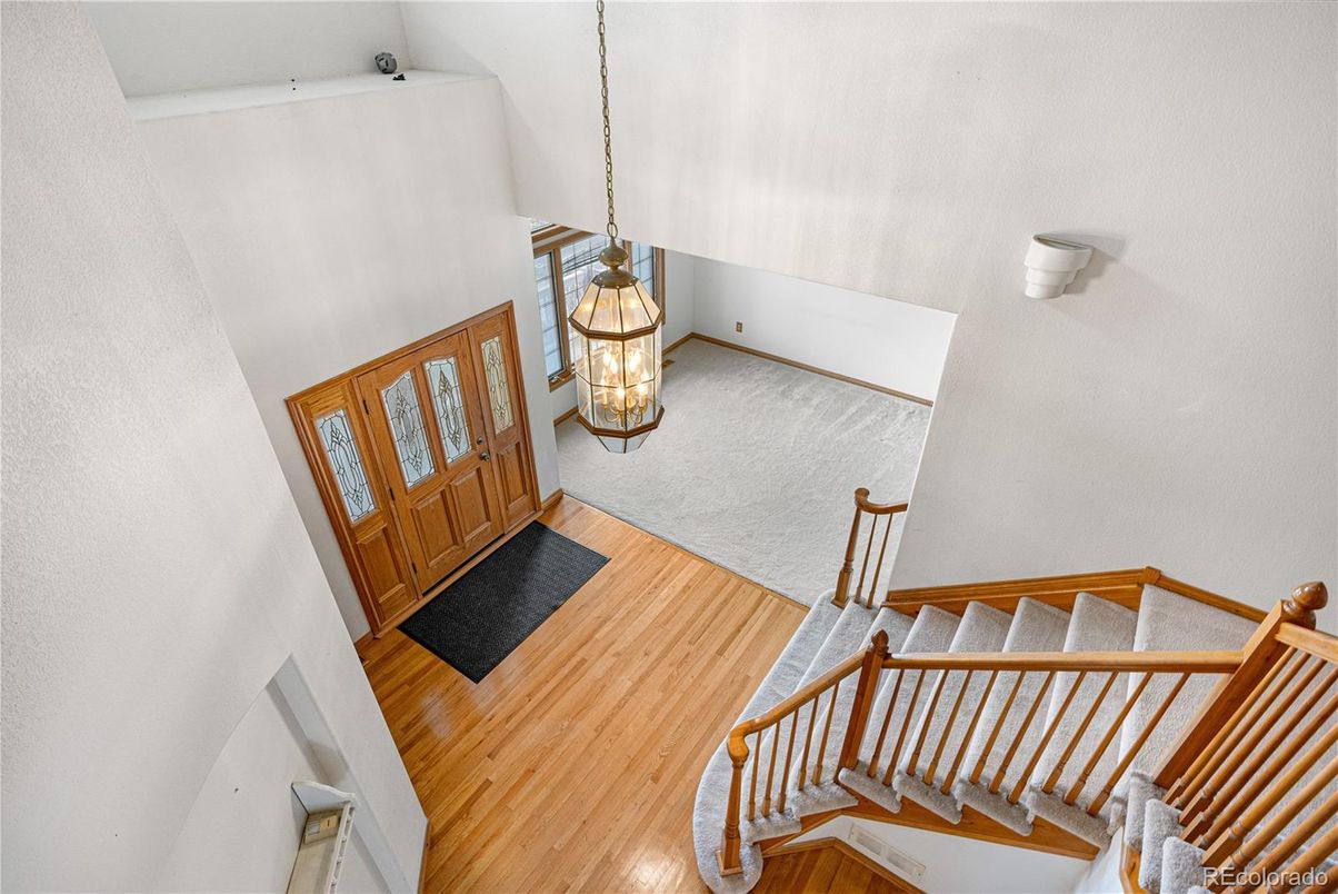 Interior, Pendant Lights, Wood Texture Flooring