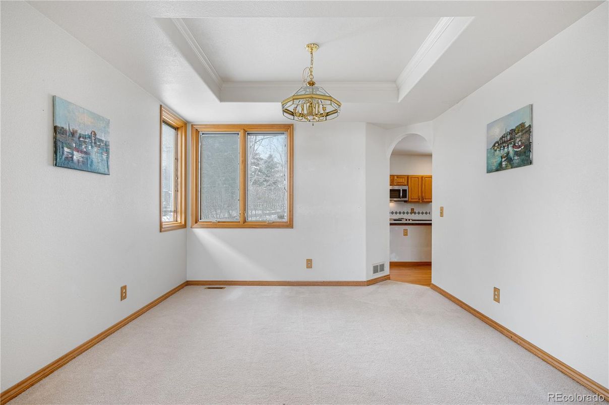 Chandelier, Empty room, Interior, Pendant Lights